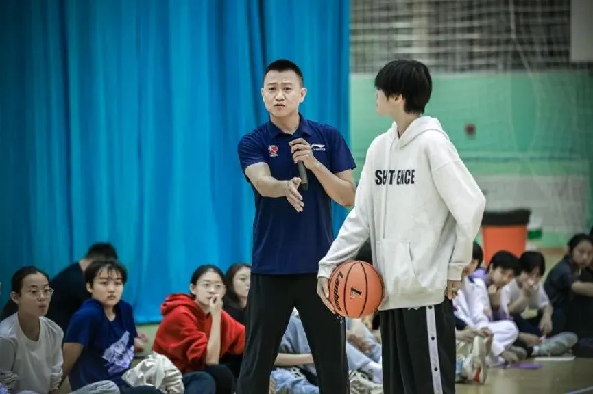 成年人是否可以通过篮球训练改善身高_2